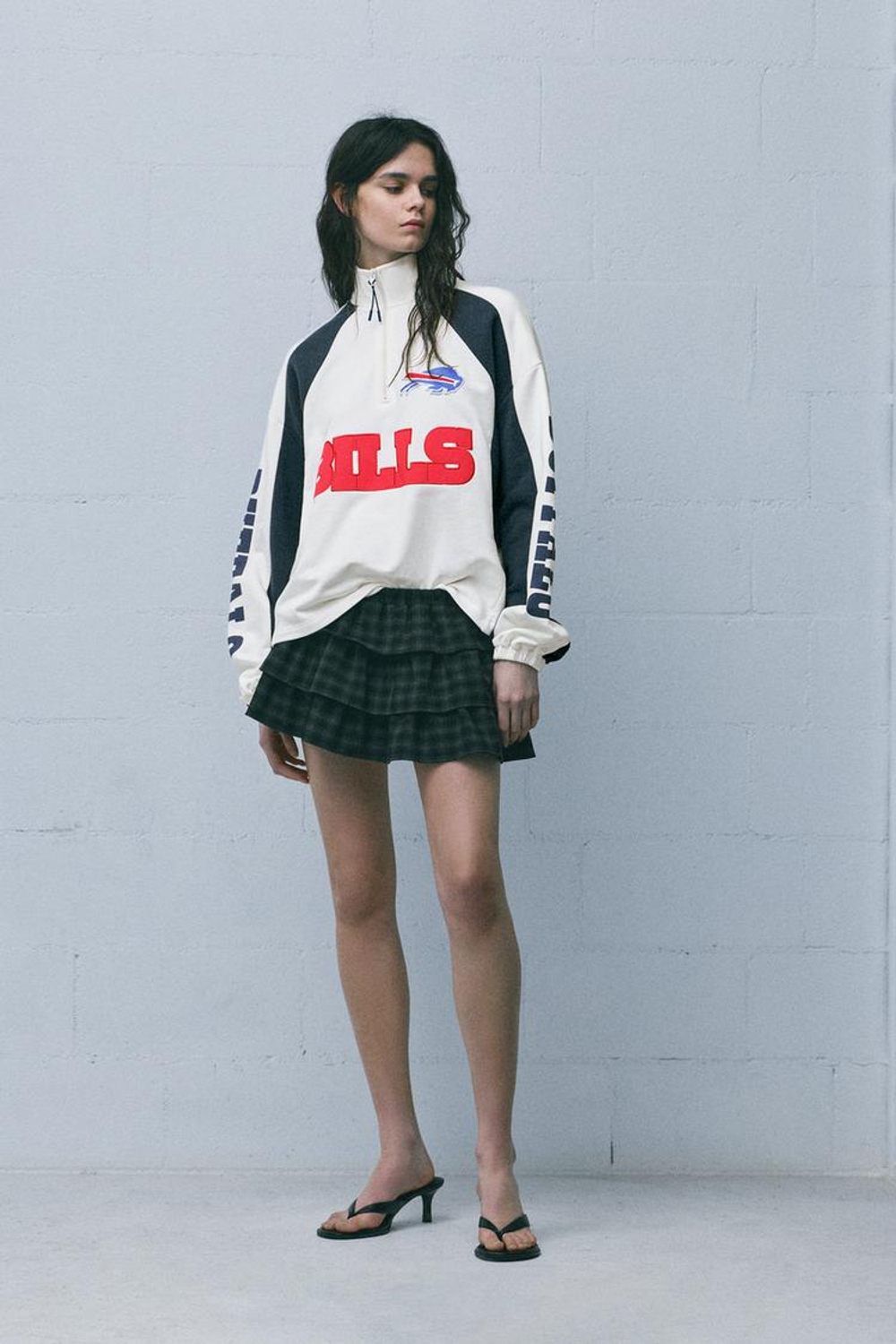 PULL&BEAR Толстовка на молнии NFL Bills, цвет льда