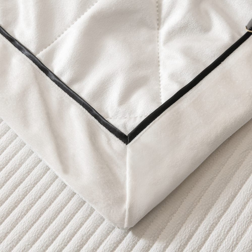 Велюровое покрывало в клетку с наволочками OVL032