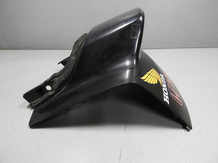 пластик задний верхний Honda PC800 RC34 77210-MR5