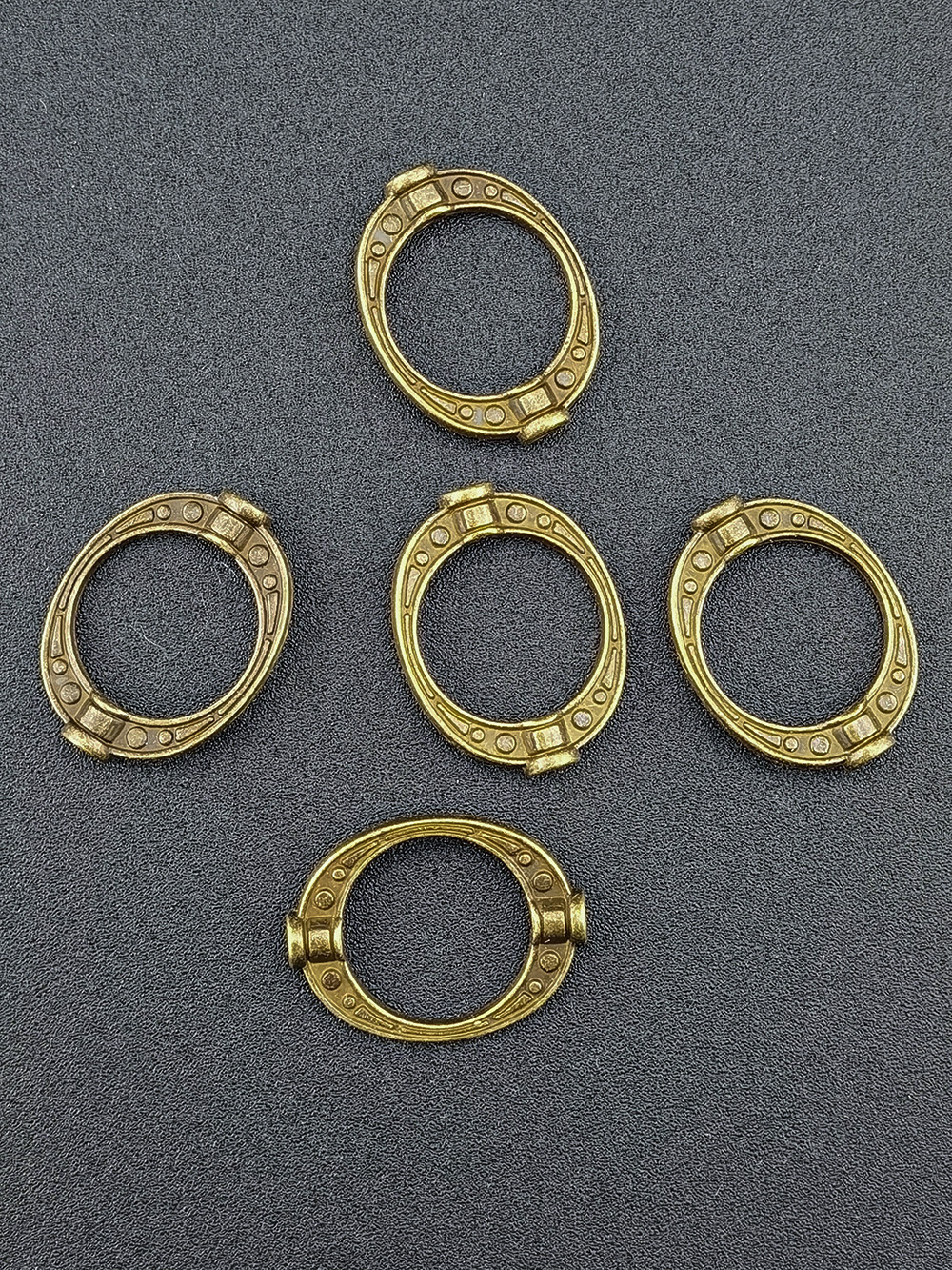 Рамки Металлические Овальные 19,2х14,8 мм с отверстием 12 мм для бусины, цвет: Родий/Золото/Бронза/Медь