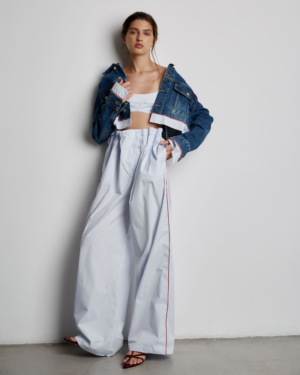 Брюки из хлопка Гуччи в полоску голубой/белый