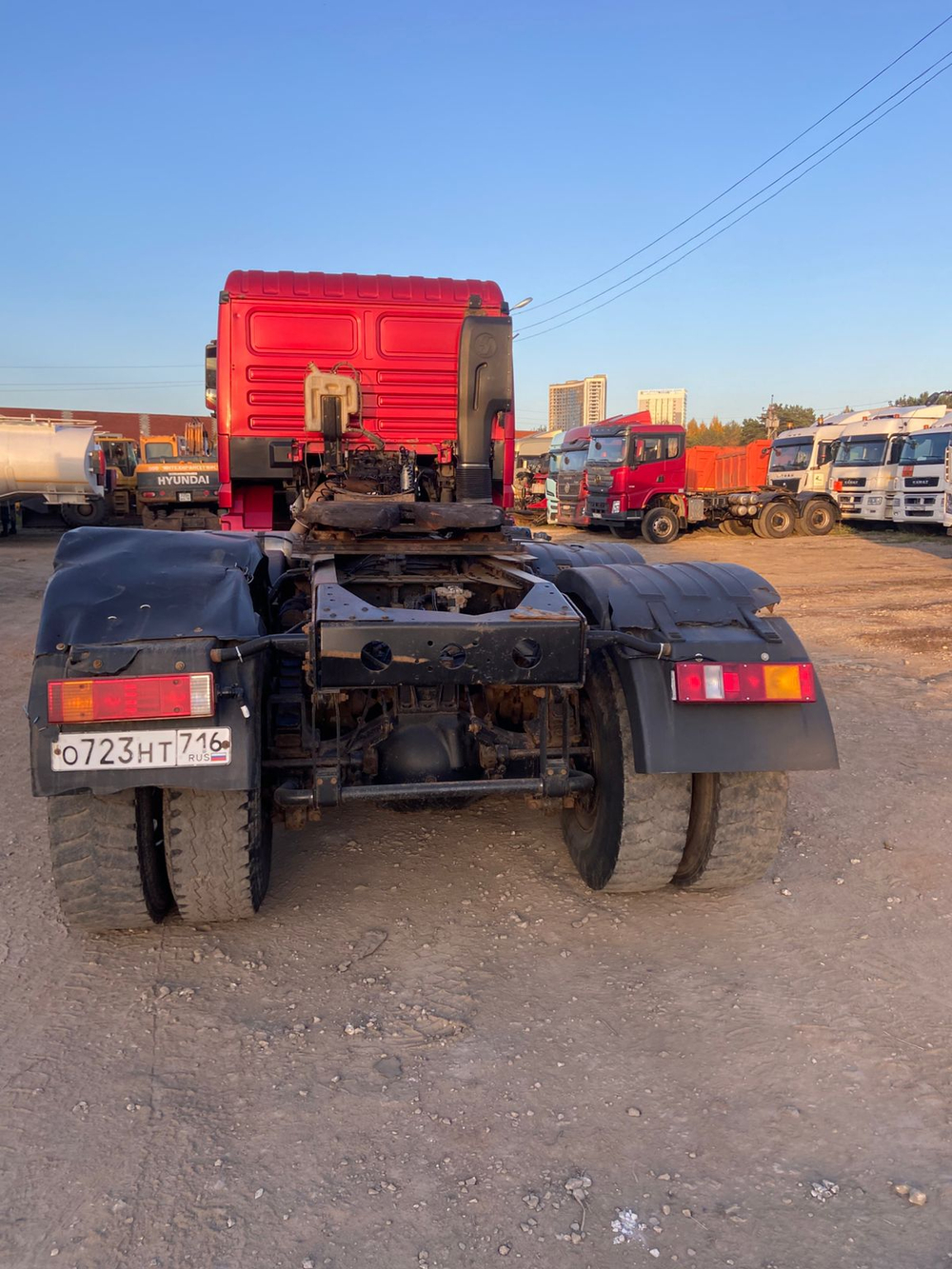 Shacman (Shaanxi) SX* 6x6 Седельный тягач SX42586W385C (Дизельный, 10,8 л, 441 л.с., МТ)