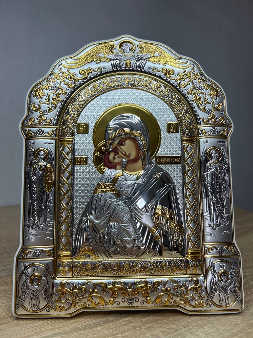 Владимирская БМ, икона арочная с рамкой, белое дерево 167х228