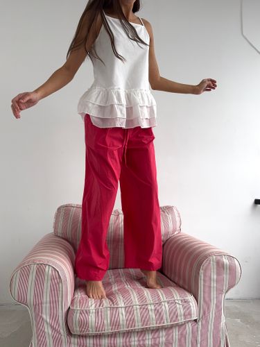 Белый топ с баской