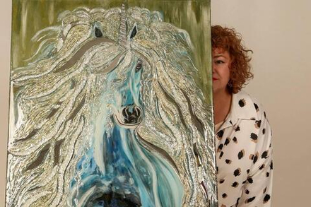 Интерьерная картина" Единорог" на усиленном галерейном холсте с зеркальными элементами и природными полудрагоценными кристалламии