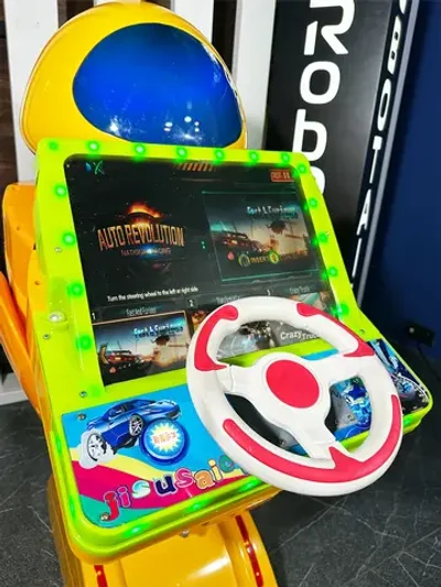 Детский игровой автомат «Робогонка»