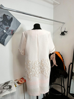 Платье праздничное, светлое с вышивкой. Размер 56.