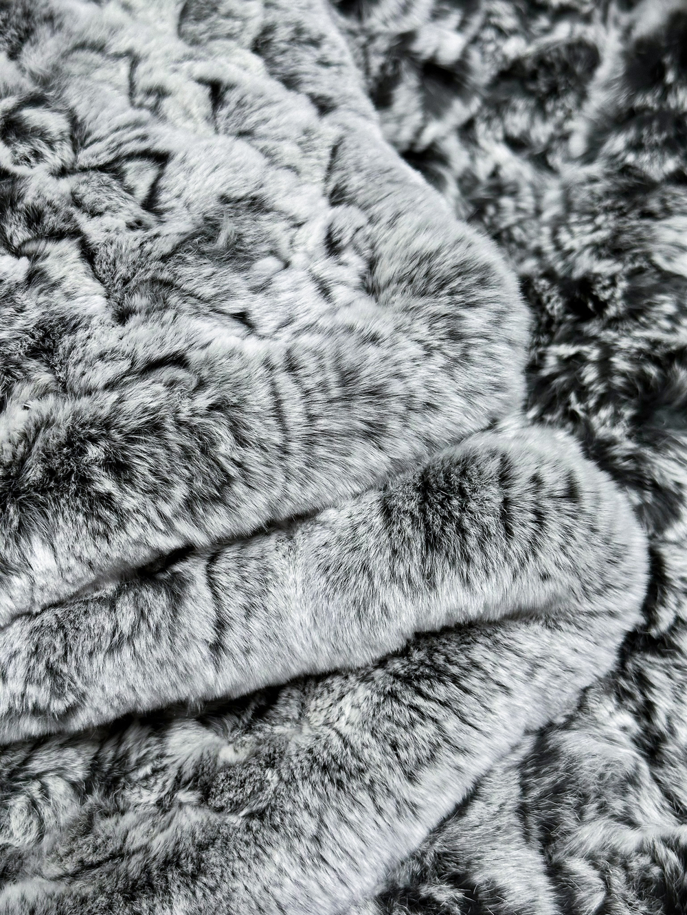 "Вязаный" плед из натурального меха рекс 240*220 см (серый сноутоп, окрас меха в два тона)