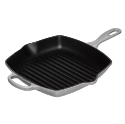 Le Creuset - Чугунная сковорода-гриль диаметром 26 см, серо-туманного цвета. / артикул   20183265410422  / GTIN 024147272427