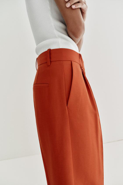 ZARA БРЮКИ ПРЯМОГО КРОЯ С ЗАЩИПАМИ, ТЕМНО-ОРАНЖЕВЫЙ
