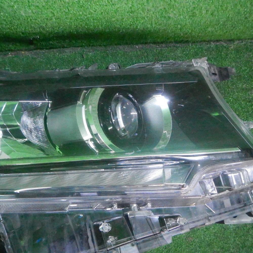 Фара правая Toyota Land Cruiser Prado 150 (2017-н.в.) LED