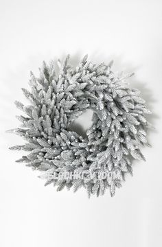 Венок Королевский Заснеженный 60см