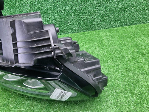 Фара правая Geely Tugella (2019-2024) LED