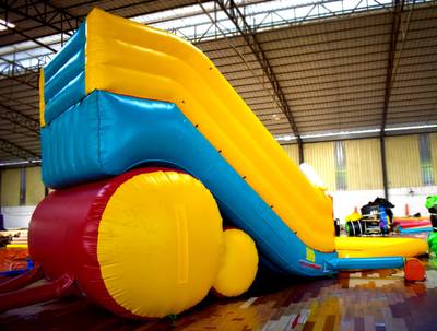 Надувной батут с бассейном «Мартышка» без подкачки, герметичный, 10*4*5 м