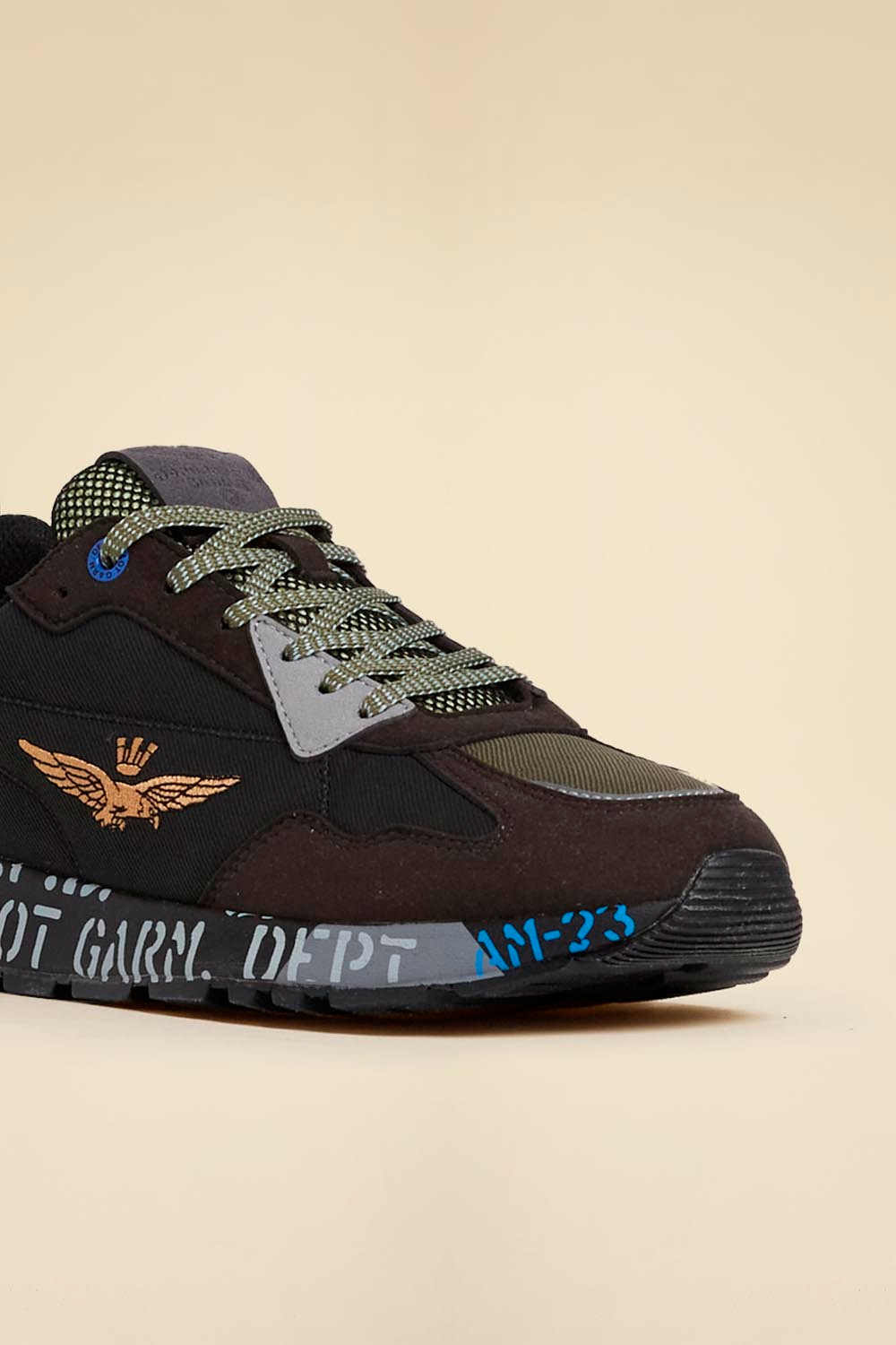 Кроссовки из текстиля