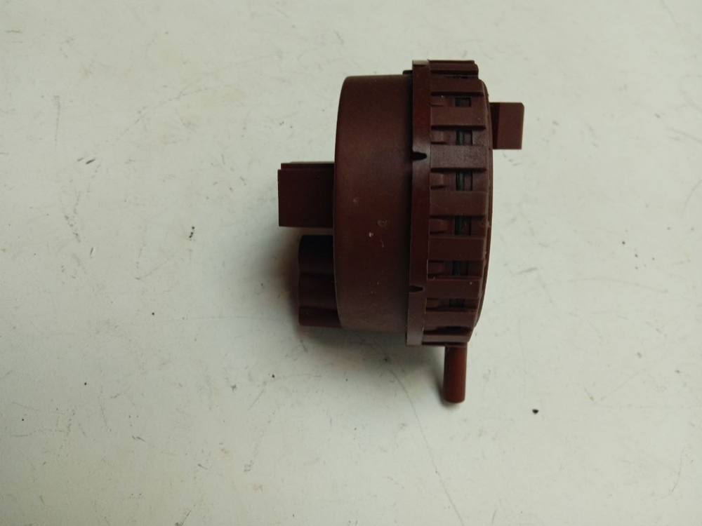 WFC1662OE кт8 Датчик уровня воды для стиральных машин Bosch, Siemens 188428 б/у