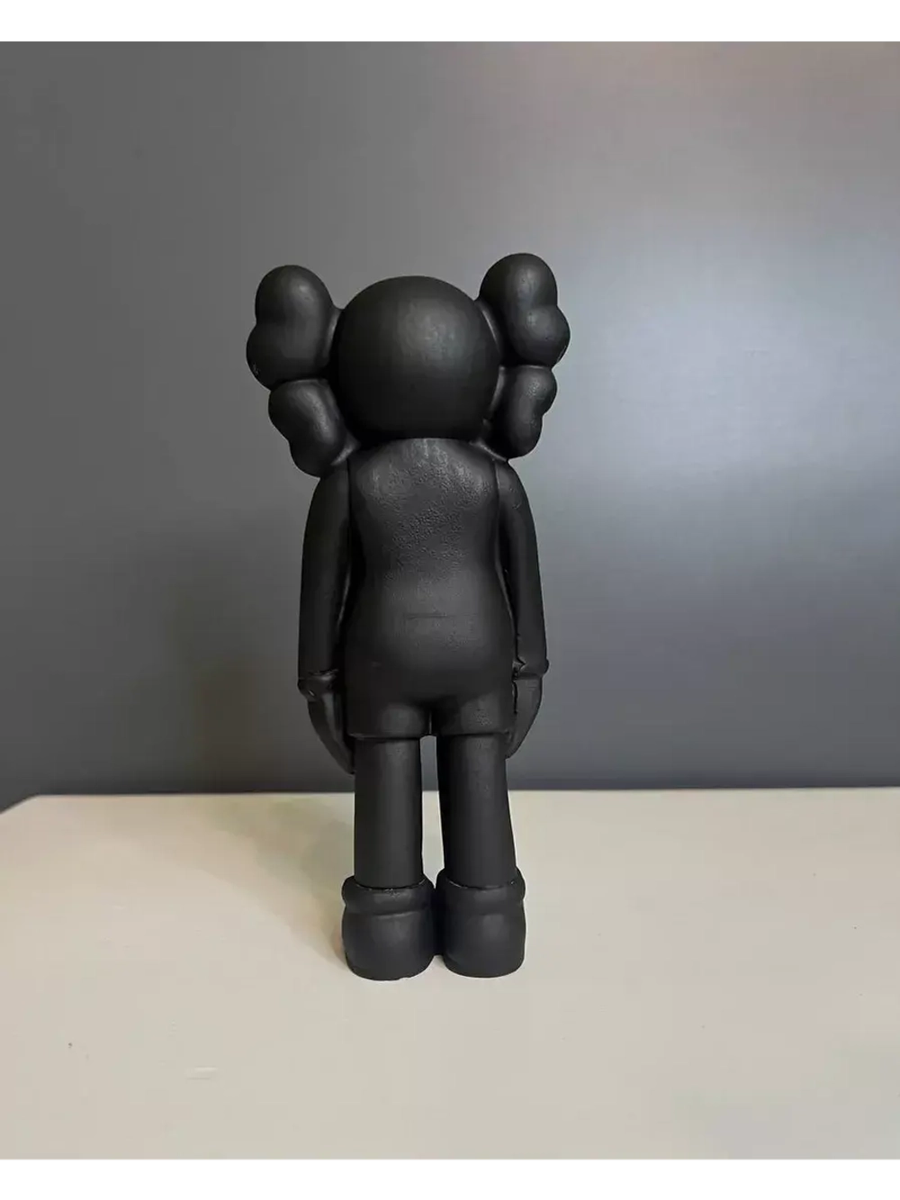 Статуэтка - Скульптура KAWS для интерьера и декора