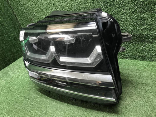 Битая Фара правая VW Teramont (2017-2022) LED