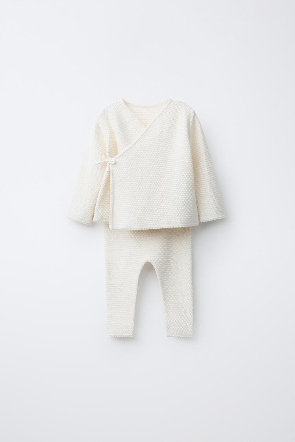 ZARA КОМПЛЕКТ ИЗ ФУТБОЛКИ И БРЮК ИЗ ХЛОПКА И ШЕЛКА С ТЕКСТУРОЙ, ЭКРЮ