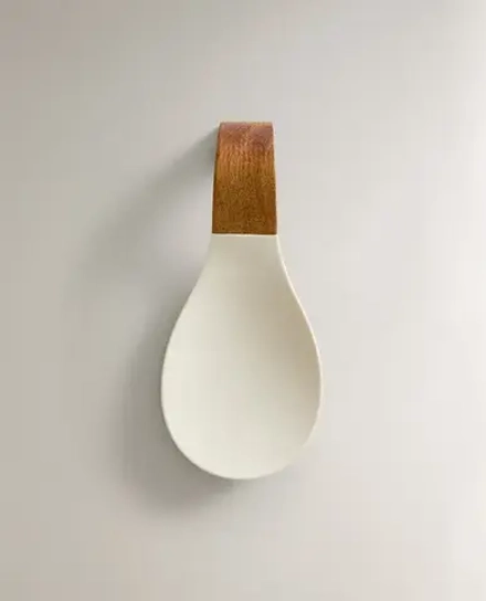ZARA HOME ПОДСТАВКА ПОД ЛОЖКУ, ИЗ ДЕРЕВА И СИЛИКОНА, КРЕМОВЫЙ