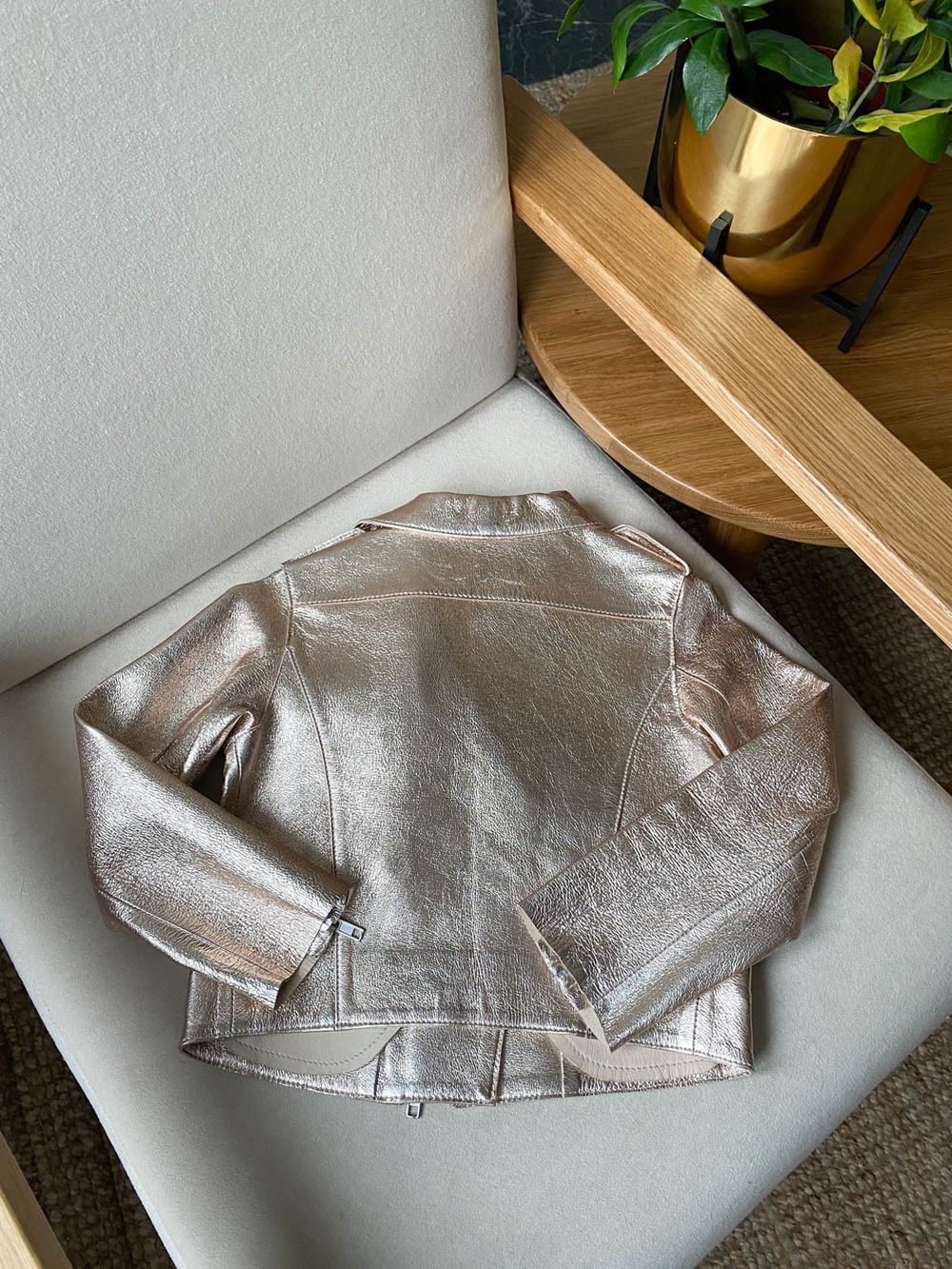 Новая кожанная куртка Bonpoint, 104