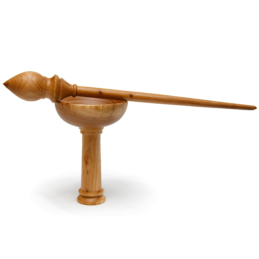 Деревянное веретено для прядения с основанием для ног из древесины вяза (карагач). Art of Siberia. B40