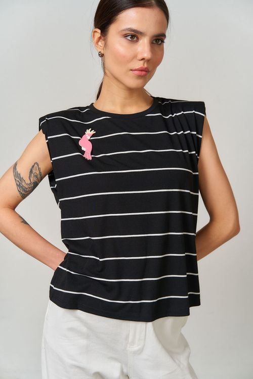 Футболка с плечиками