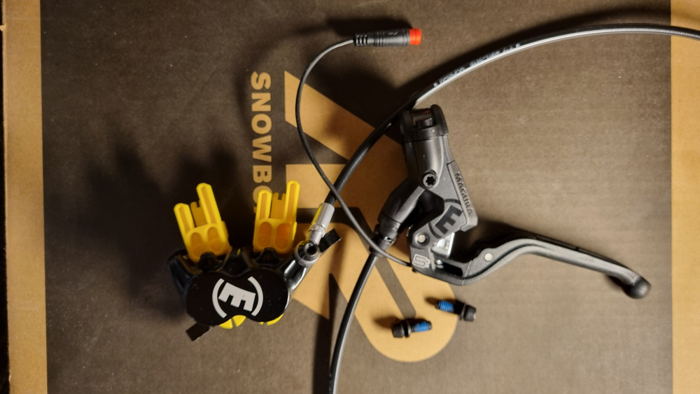 Тормоз Magura MT5E Higo Closer, 4 поршня, для электровелосипедов и электросамокатов