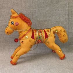 Бисерная ёлочная игрушка Лошадка №2