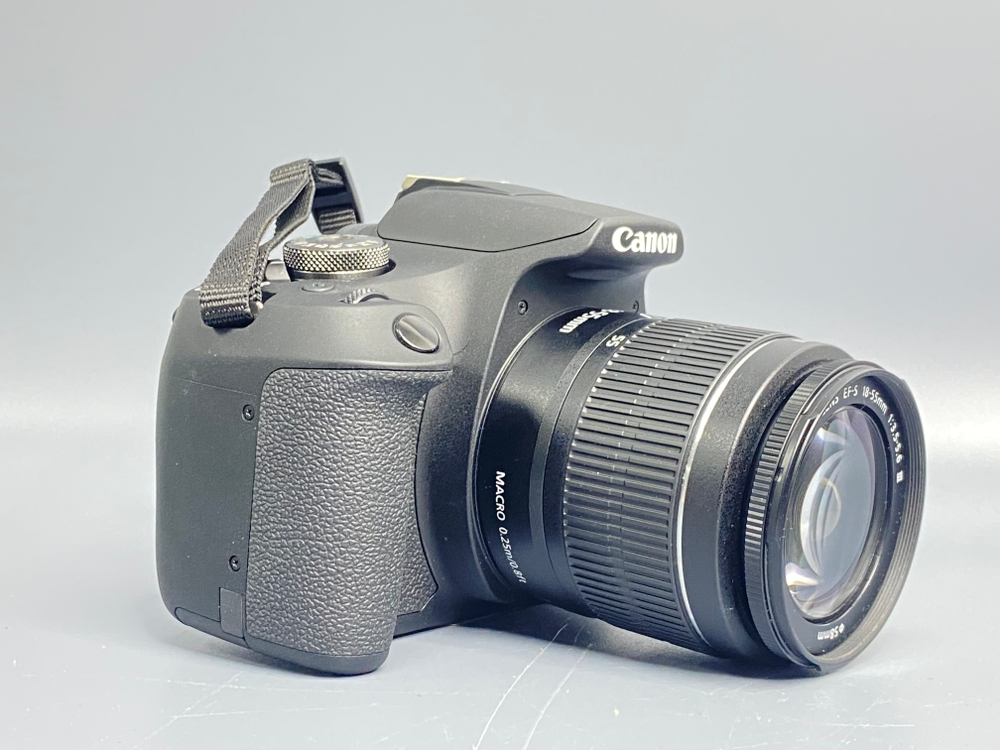 Canon 2000D Kit 18-55mm III 500 кадров