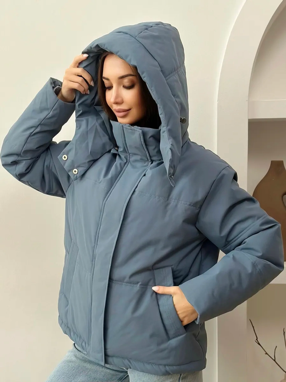 Куртка демисезонная короткая с капюшоном