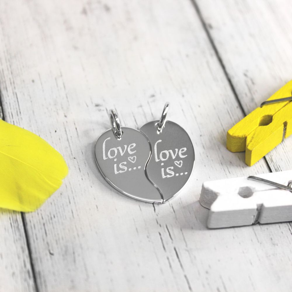 Парные кулоны из серебра Две половинки сердца с гравировкой даты на заказ