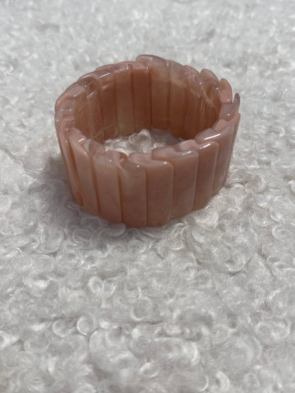 Браслет из пластин розовый