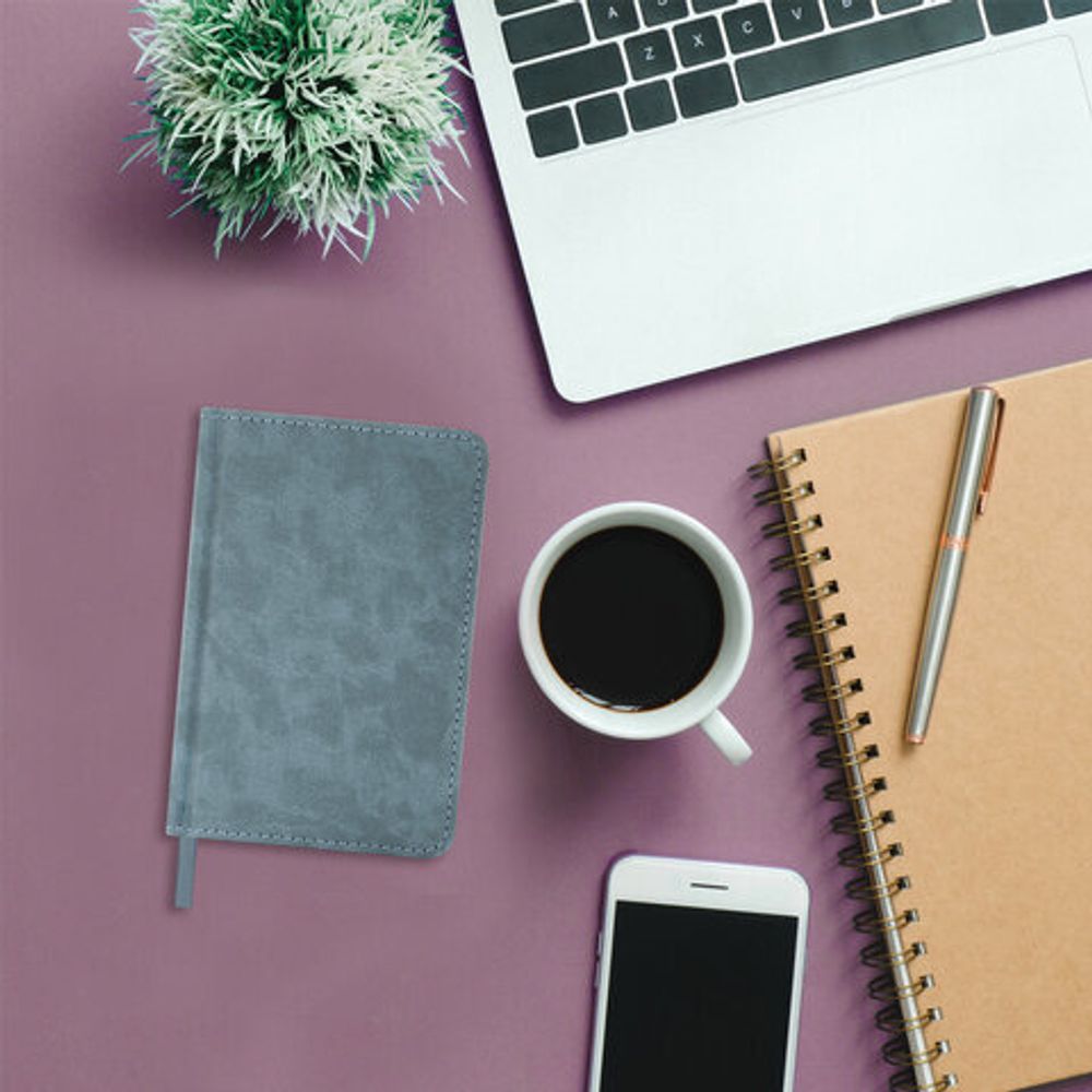 Ежедневник недатированный МАЛЫЙ 100х150 мм А6 BRAUBERG "Status", под кожу, 160 л., серо-голубой, 113369