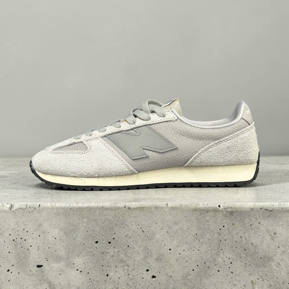 New Balance 471 • Gray