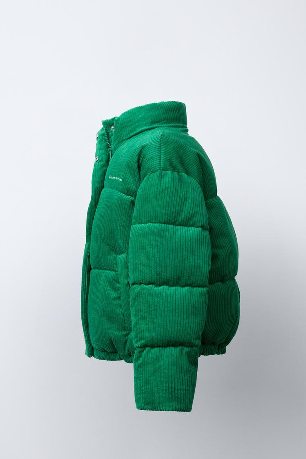 ZARA СТЕГАНАЯ ВЕЛЬВЕТОВАЯ КУРТКА С ВЫШИВКОЙ, ЗЕЛЕНЫЙ