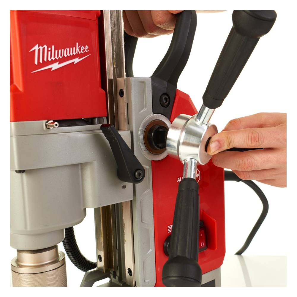 Станок сверлильный Milwaukee MDE 41 на магнитной станине