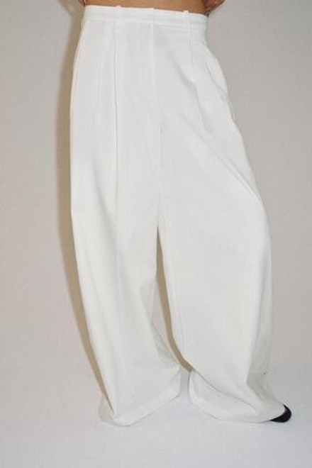 ZARA БРЮКИ WIDE-LEG С ЗАЩИПАМИ — ZW COLLECTION, БЕЛЫЙ