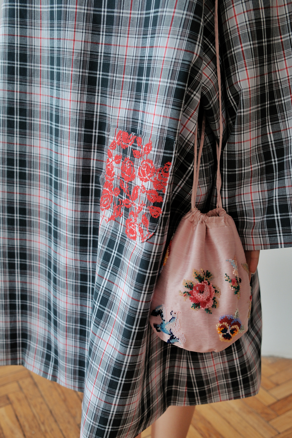 Шёлковая сумочка с ручной вышивкой