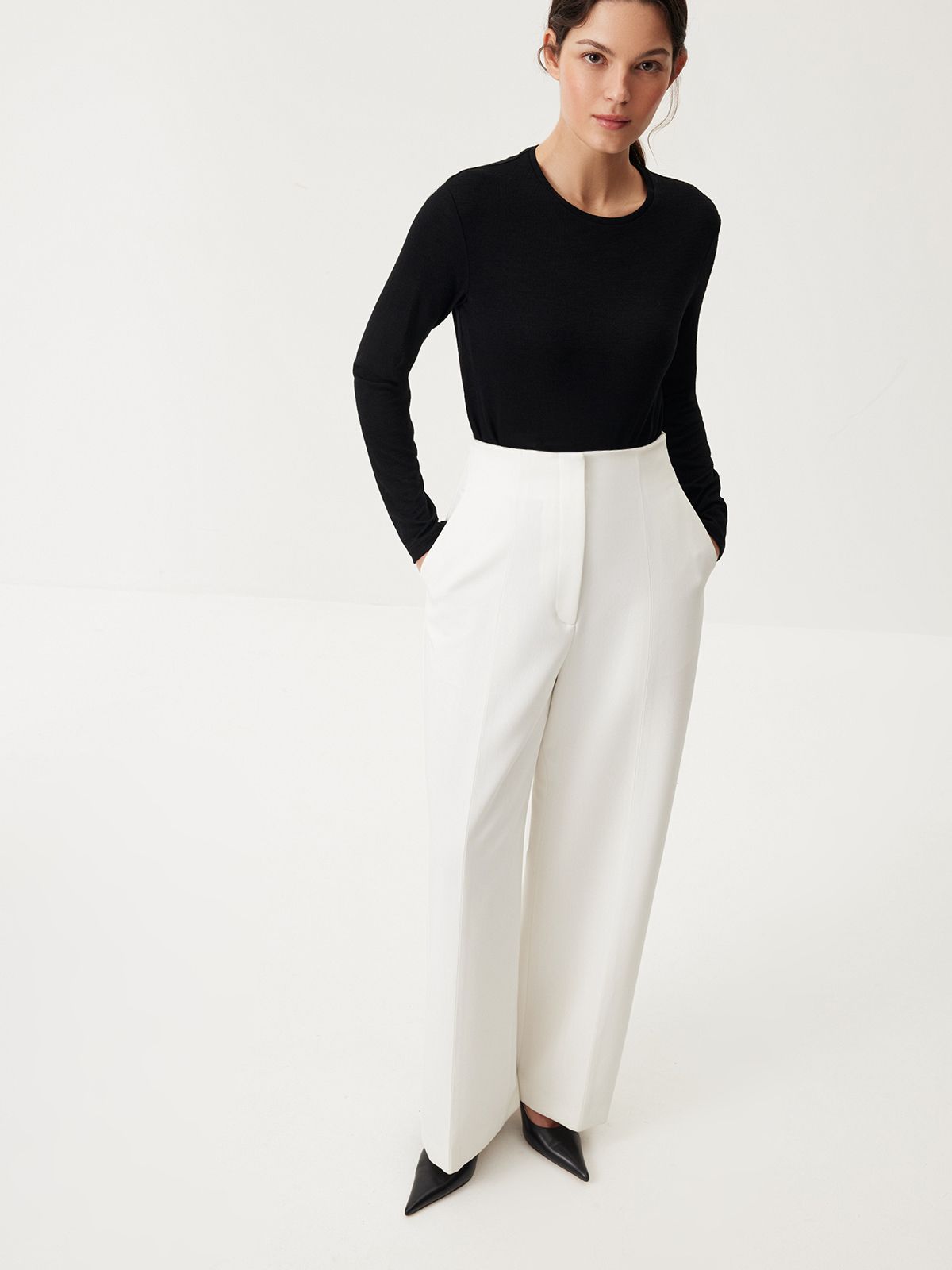 Подчеркивающие брюки с завышенной талией White Spell