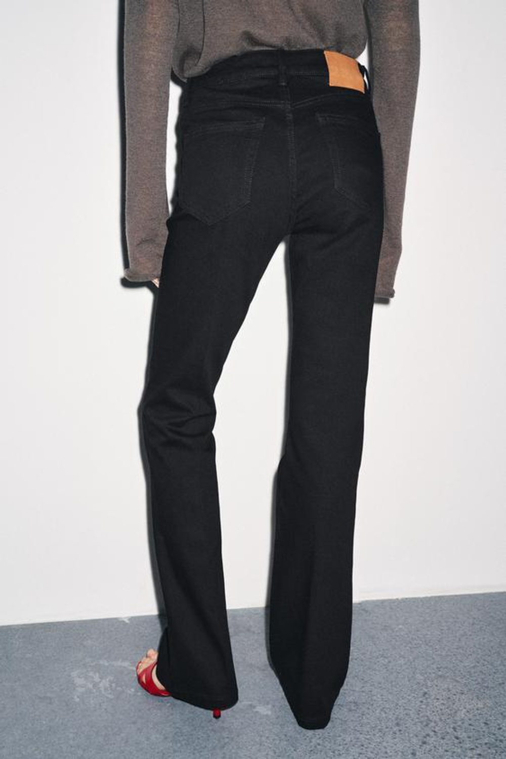 ZARA ДЖИНСЫ BOOTCUT С ВЫСОКОЙ ПОСАДКОЙ — ZW COLLECTION, ЧЕРНЫЙ