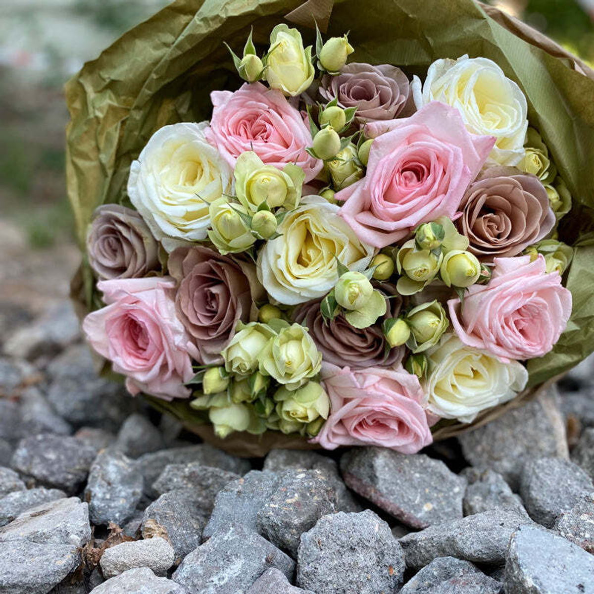 Рассветное утро — букет ароматных и интерьерных роз