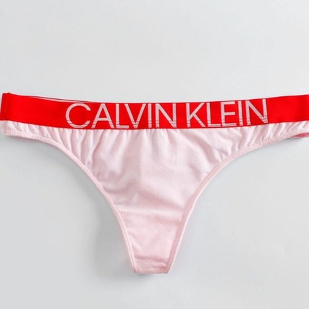 Женские трусы стринги розовые Calvin Klein Women Statement 1981