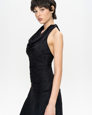 Топ на завязках с открытой спиной