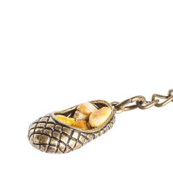 AM- 838 Брелок «Лапоть» (латунь, янтарь) - Вариант A