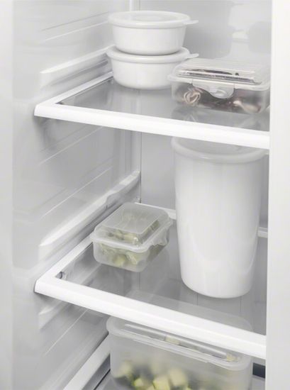 Холодильник Electrolux EAL 6142 BOX