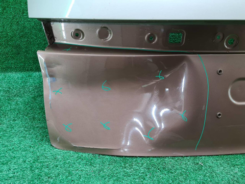 Крышка багажника Hongqi H9 (2020-н.в.)