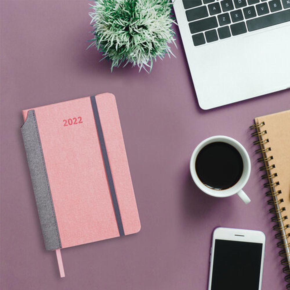 Ежедневник датированный 2022 А5 138x213 мм BRAUBERG "Mosaic", под кожу, карман для ручки, розовый, 112801