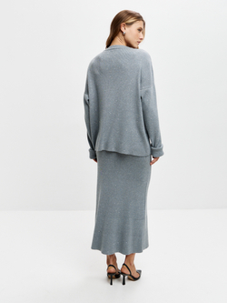 Серый вязаный джемпер с пайетками