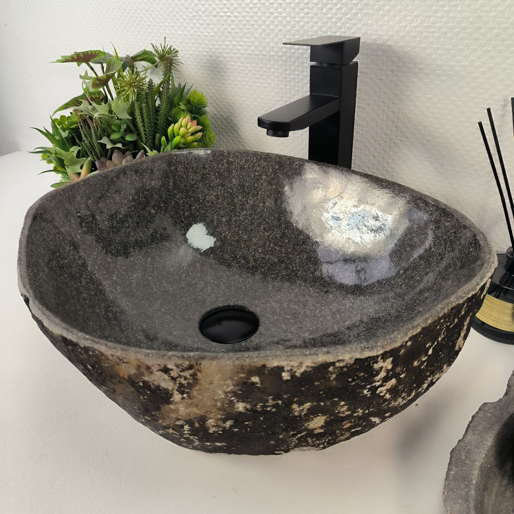 Раковина из речного камня RS-64889 45*39*15 0861